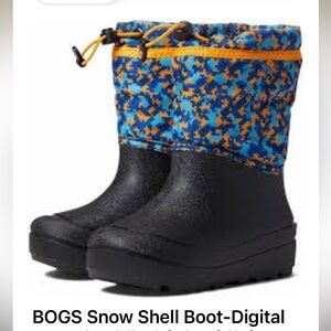 Bogs pull on winter boots